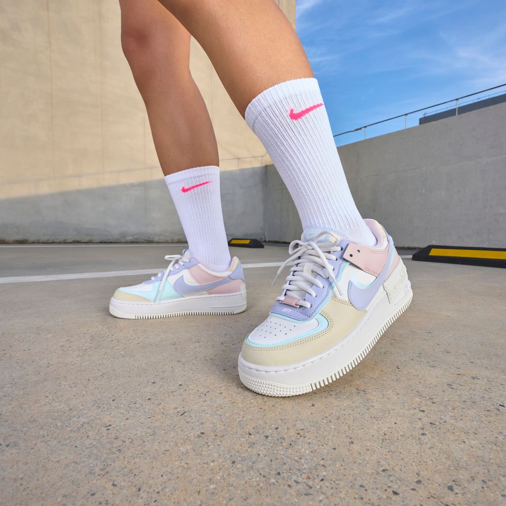 Air Jordan 1 Rebel XX 女子运动鞋-NIKE 中文官方网站